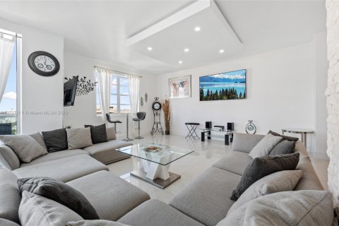 Copropriété à louer à Hollywood, Floride: 3 chambres, 178.93 m2 № 1694194 - photo 11