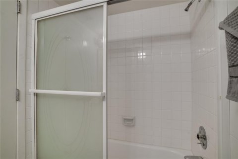 Condo in Oldsmar, Florida, 2 bedrooms  № 2202628 - photo 17