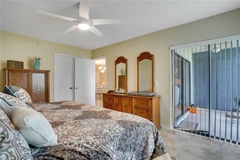 Condo in Oldsmar, Florida, 2 bedrooms  № 2202628 - photo 12