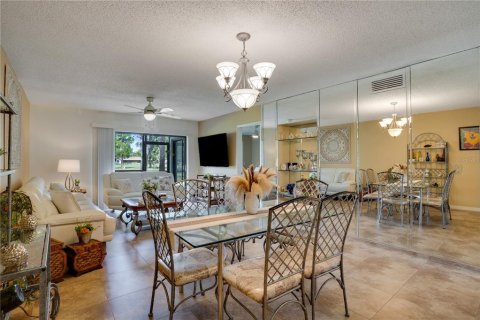 Condo in Oldsmar, Florida, 2 bedrooms  № 2202628 - photo 5