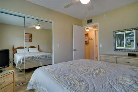 Condo in Oldsmar, Florida, 2 bedrooms  № 2202628 - photo 15