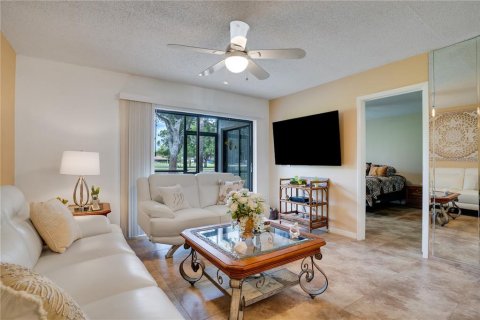 Condo in Oldsmar, Florida, 2 bedrooms  № 2202628 - photo 3