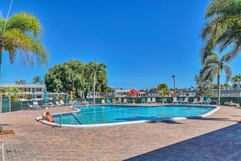 Condo in Lake Worth, Florida, 2 bedrooms  № 878550 - photo 1