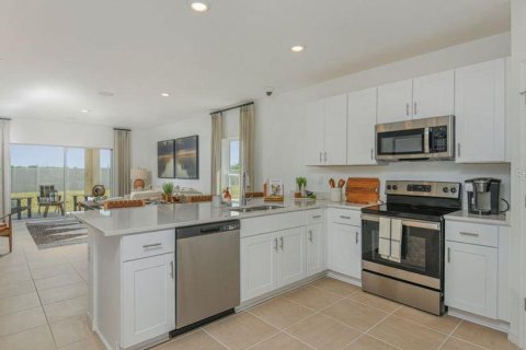 House in Auburndale, Florida 4 bedrooms, 183.39 sq.m. № 1687724 - photo 4