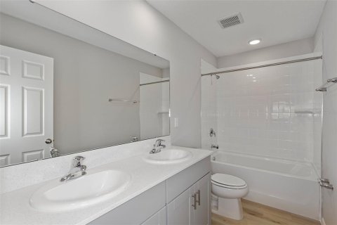 Villa ou maison à vendre à Zephyrhills, Floride: 5 chambres, 268.3 m2 № 1853144 - photo 11