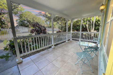 House in Fort Lauderdale, Florida 2 bedrooms, 81.57 sq.m. № 1935879 - photo 6
