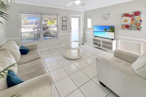 House in Fort Lauderdale, Florida 2 bedrooms, 81.57 sq.m. № 1935879 - photo 11