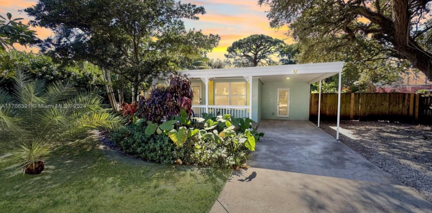 House in Fort Lauderdale, Florida 2 bedrooms, 81.57 sq.m. № 1935879