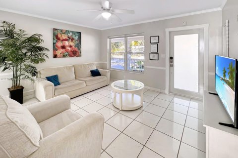 House in Fort Lauderdale, Florida 2 bedrooms, 81.57 sq.m. № 1935879 - photo 9