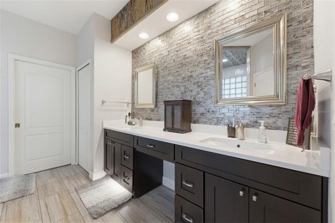 Купить виллу или дом в Брэндон, Флорида 14 комнат, 310.29м2, № 2234334 - фото 15
