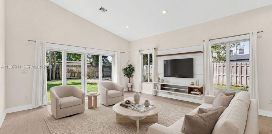 House in Fort Lauderdale, Florida 3 bedrooms, 163.79 sq.m. № 2059022