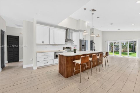 House in Fort Lauderdale, Florida 3 bedrooms, 163.79 sq.m. № 2059022 - photo 2