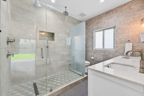 House in Fort Lauderdale, Florida 3 bedrooms, 163.79 sq.m. № 2059022 - photo 8