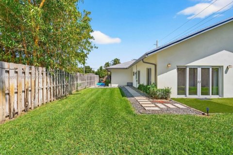House in Fort Lauderdale, Florida 3 bedrooms, 163.79 sq.m. № 2059022 - photo 21