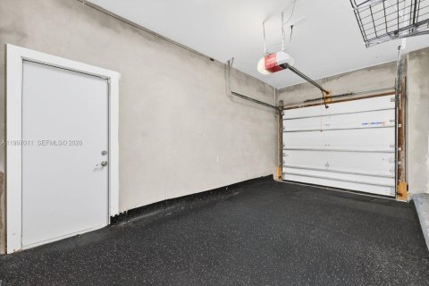 House in Fort Lauderdale, Florida 3 bedrooms, 163.79 sq.m. № 2059022 - photo 23