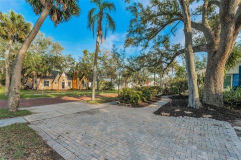 Casa en venta en Tarpon Springs, Florida, 4 dormitorios, 241.08 m2 № 1679114 - foto 8