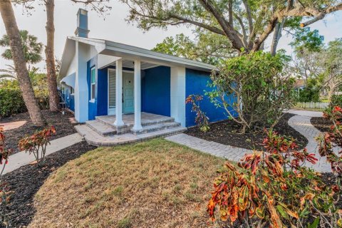 Casa en venta en Tarpon Springs, Florida, 4 dormitorios, 241.08 m2 № 1679114 - foto 1