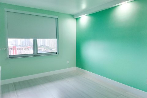 Copropriété à louer à Hallandale Beach, Floride: 3 chambres, 165.37 m2 № 2243689 - photo 11