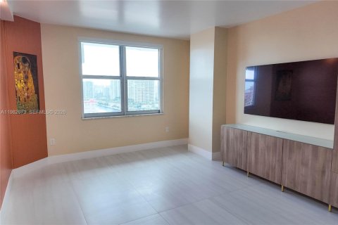 Copropriété à louer à Hallandale Beach, Floride: 3 chambres, 165.37 m2 № 2243689 - photo 14