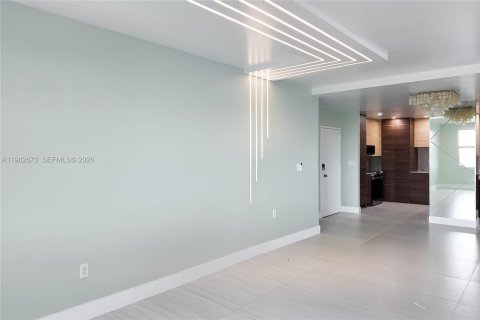 Copropriété à louer à Hallandale Beach, Floride: 3 chambres, 165.37 m2 № 2243689 - photo 7
