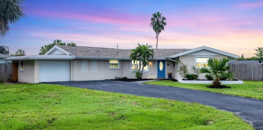 Casa en Port Charlotte, Florida 3 dormitorios, 162.49 m2 № 1899260