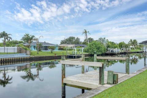 Casa en venta en Port Charlotte, Florida, 3 dormitorios, 162.49 m2 № 1899260 - foto 2