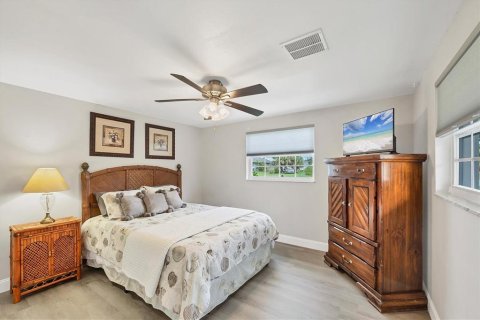 Casa en venta en Port Charlotte, Florida, 3 dormitorios, 162.49 m2 № 1899260 - foto 24