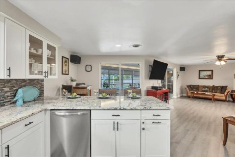 Casa en venta en Port Charlotte, Florida, 3 dormitorios, 162.49 m2 № 1899260 - foto 18