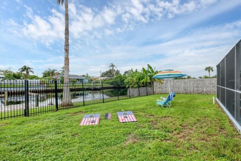Casa en venta en Port Charlotte, Florida, 3 dormitorios, 162.49 m2 № 1899260 - foto 11