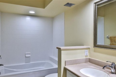 Condo in Ponce Inlet, Florida, 3 bedrooms  № 1821419 - photo 23