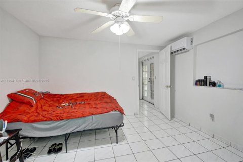 House in Hialeah, Florida 4 bedrooms, 228.26 sq.m. № 1786899 - photo 29