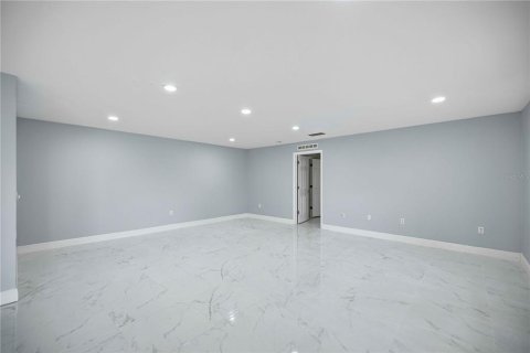 Casa en venta en Ocala, Florida, 6 dormitorios, 363.34 m2 № 2266902 - foto 8