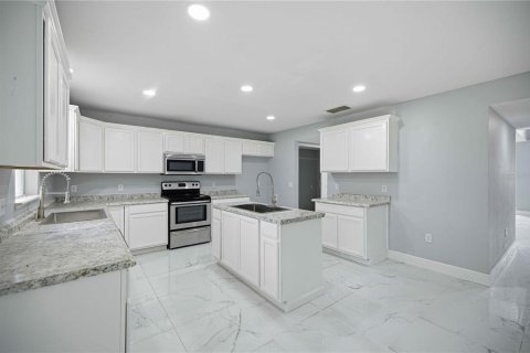 Casa en venta en Ocala, Florida, 6 dormitorios, 363.34 m2 № 2266902 - foto 6