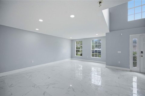 Casa en venta en Ocala, Florida, 6 dormitorios, 363.34 m2 № 2266902 - foto 3