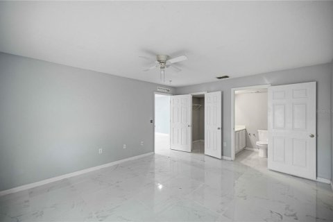 Casa en venta en Ocala, Florida, 6 dormitorios, 363.34 m2 № 2266902 - foto 11