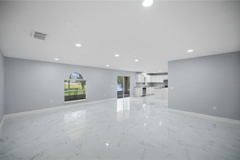 Casa en venta en Ocala, Florida, 6 dormitorios, 363.34 m2 № 2266902 - foto 9