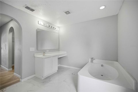Casa en venta en Ocala, Florida, 6 dormitorios, 363.34 m2 № 2266902 - foto 19