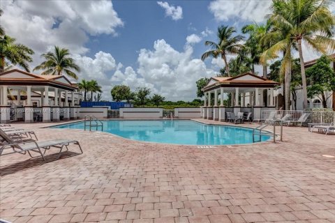 Copropriété à louer à Miramar, Floride: 4 chambres, 134.24 m2 № 1713454 - photo 1
