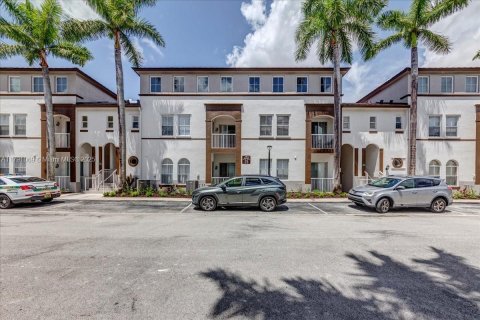 Copropriété à louer à Miramar, Floride: 4 chambres, 134.24 m2 № 1713454 - photo 2