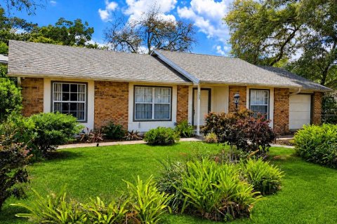 House in DeLand, Florida 3 bedrooms, 107.67 sq.m. № 2093066