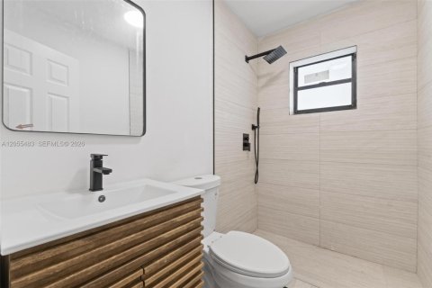 House in Miami, Florida 1 bedroom № 2248740 - photo 7