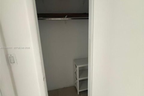 Снять в аренду кондоминиум в Бей-Харбор-Айлендс, Флорида 1 спальня, 64.38м2, № 2004880 - фото 11