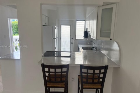 Снять в аренду кондоминиум в Бей-Харбор-Айлендс, Флорида 1 спальня, 64.38м2, № 2004880 - фото 6