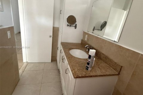 Снять в аренду кондоминиум в Бей-Харбор-Айлендс, Флорида 1 спальня, 64.38м2, № 2004880 - фото 13