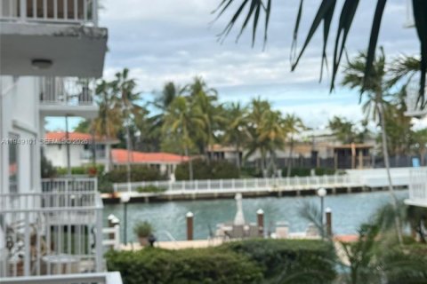Снять в аренду кондоминиум в Бей-Харбор-Айлендс, Флорида 1 спальня, 64.38м2, № 2004880 - фото 22