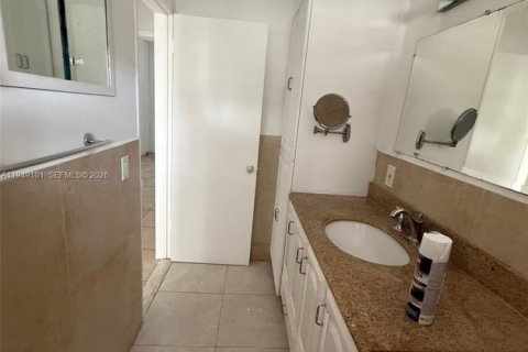 Снять в аренду кондоминиум в Бей-Харбор-Айлендс, Флорида 1 спальня, 64.38м2, № 2004880 - фото 5