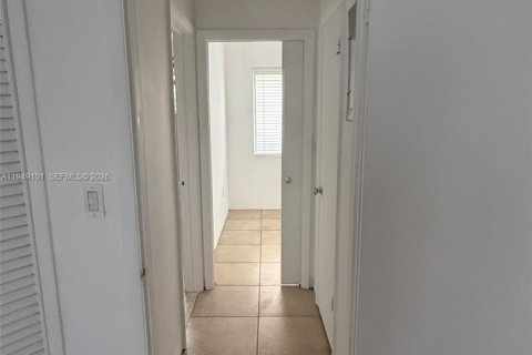 Снять в аренду кондоминиум в Бей-Харбор-Айлендс, Флорида 1 спальня, 64.38м2, № 2004880 - фото 12