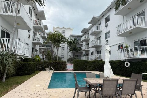 Снять в аренду кондоминиум в Бей-Харбор-Айлендс, Флорида 1 спальня, 64.38м2, № 2004880 - фото 17