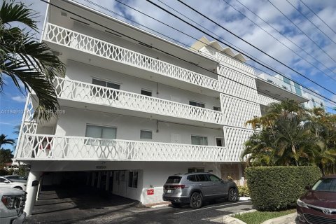 Снять в аренду кондоминиум в Бей-Харбор-Айлендс, Флорида 1 спальня, 64.38м2, № 2004880 - фото 18