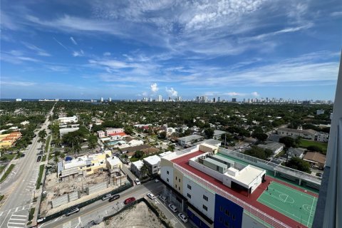 Commercial property in Hollywood, Florida № 2183213 - photo 4